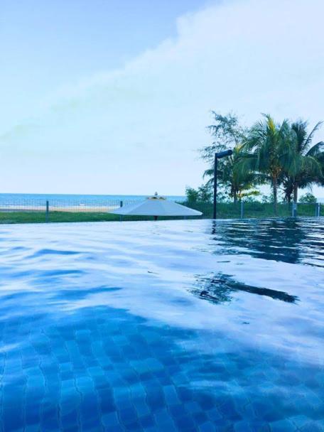 Timurbay By Dfamilia, Ground Floor Suite With Easy Access To The Pool And Beach Kuantan Buitenkant foto